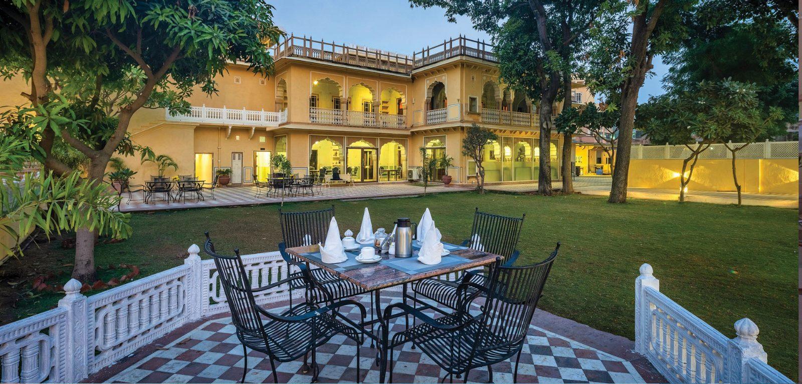 Chomu Palace Hotel — पूरी प्रॉपर्टी